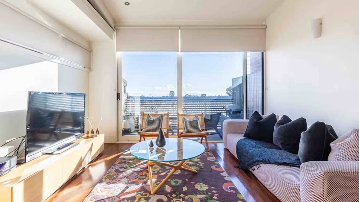 Geelong West Apartment | Gorgeous Geelong West Apartment - 2BR, 2Bath