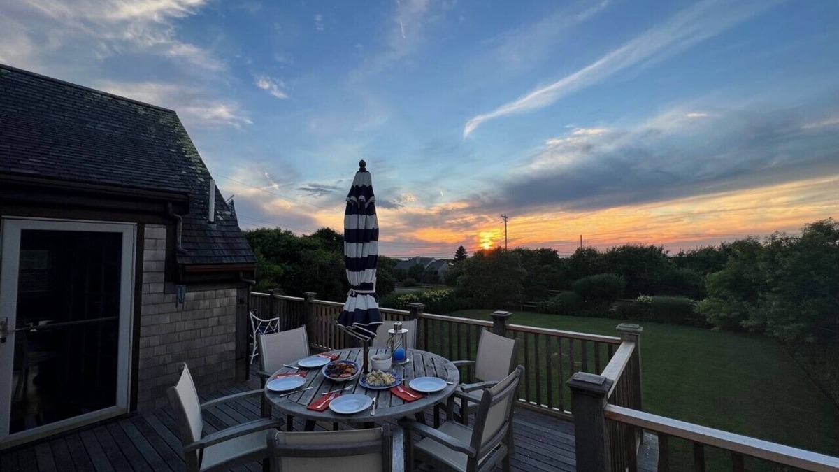 Madaket House | Gorgeous Hidden Gem - Madaket Sunsets, Waterviews, Walk to Beach!