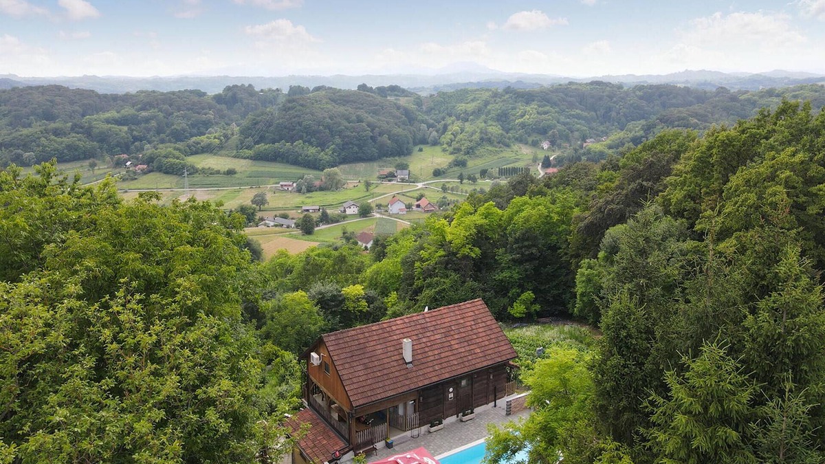 Zabok House | Gorgeous home in Prosenik Gubasevski