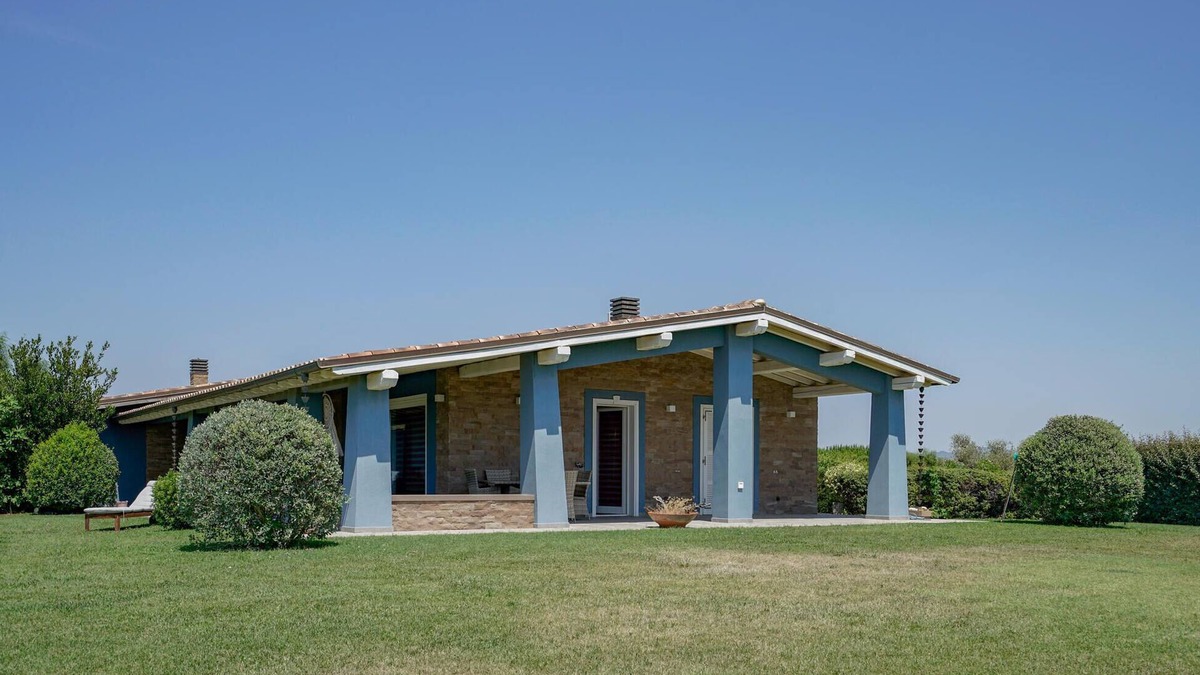 Pescia Romana House | Gorgeous home in Montalto di Castro