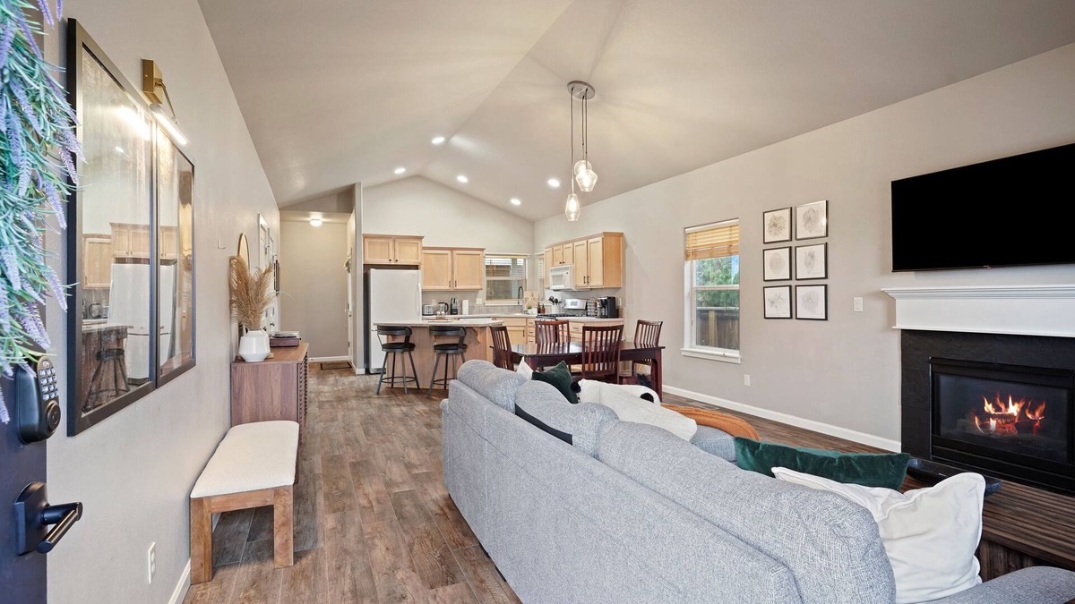 Boyd Acres House | Gorgeous Home! Great Location!