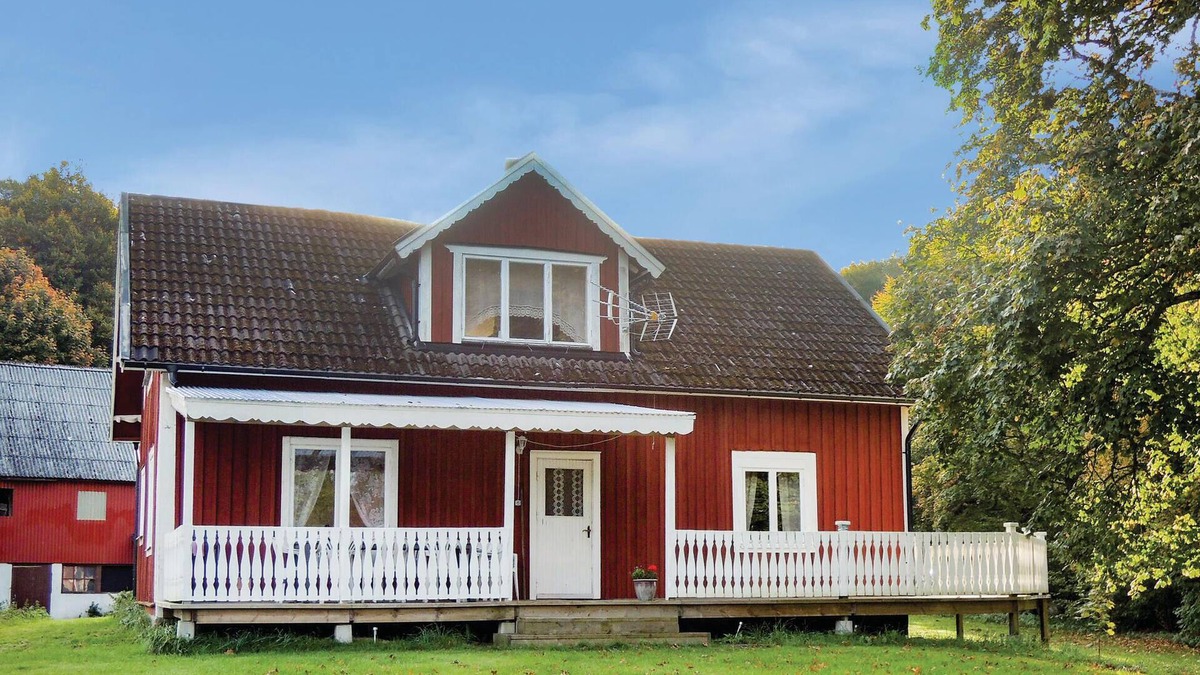 Skarseryd House | Gorgeous home in Annerstad with kitchen