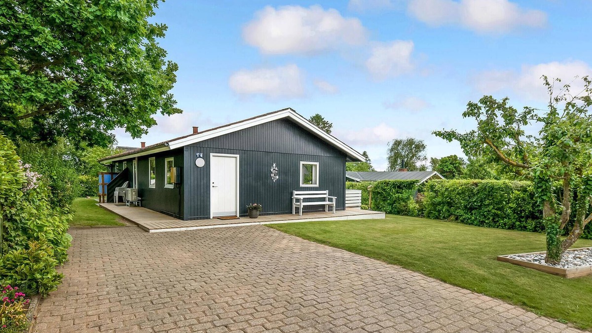 Hvidbjerg Strand House | Gorgeous home in Børkop with kitchen