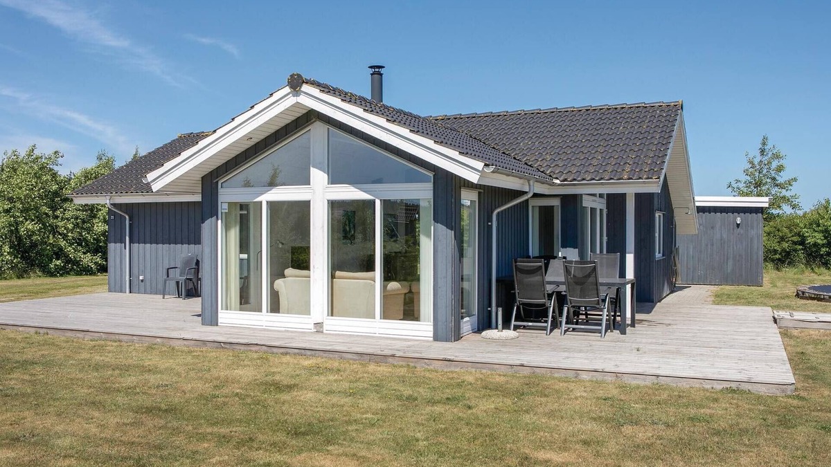 Brovst House | Gorgeous home in Brovst with sauna