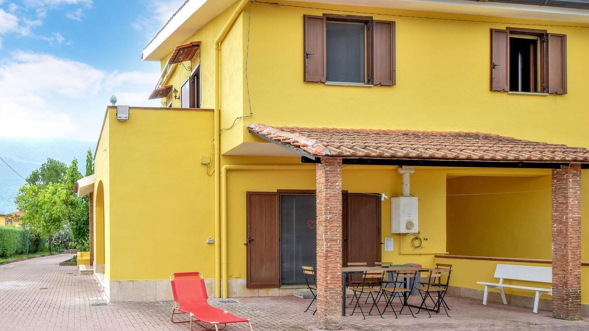 Carano House | Gorgeous home in Carano with kitchen