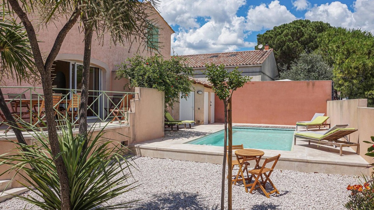 Creissan House | Gorgeous home in Creissan with WiFi