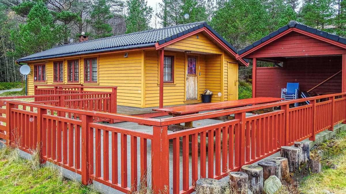 Dirdal House | Gorgeous home in Dirdal with WiFi
