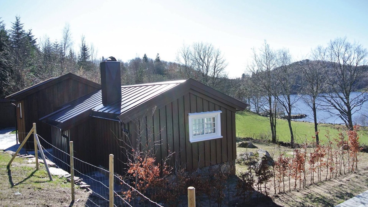 Farsund House | Gorgeous home in Farsund with kitchen