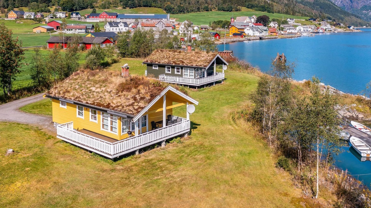 Fjaerland House | Gorgeous home in Fjærland
