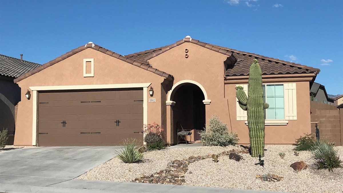 Tucson House | Gorgeous Home In Gated Community For You