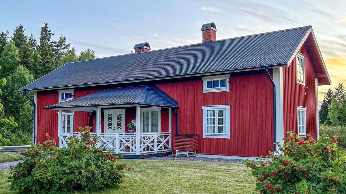 Osterbybruk House | Gorgeous home in Gräsbo with sauna