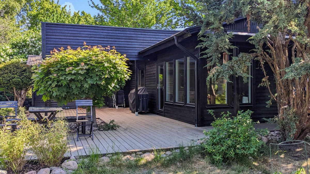 Sissehall House | Gorgeous home in Hasslö with kitchen