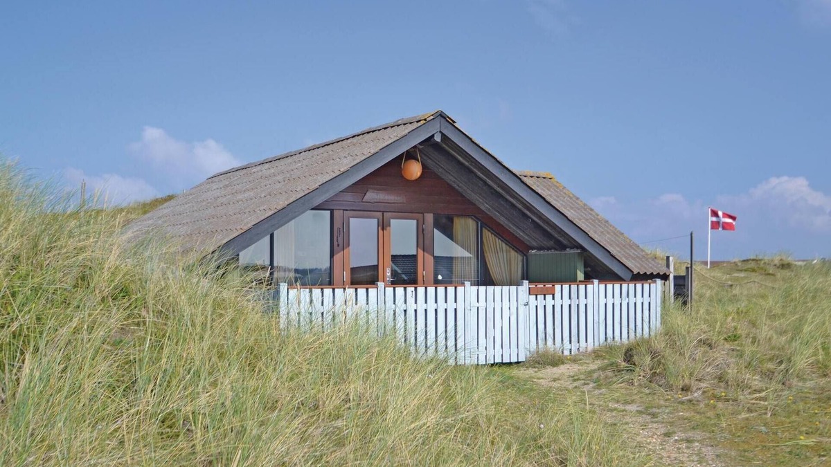 Bjerregard Strand House | Gorgeous home in Hvide Sande