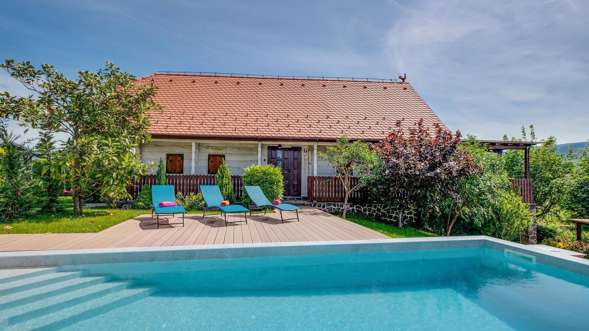 Bistra House | Gorgeous home in Jakovlje with sauna