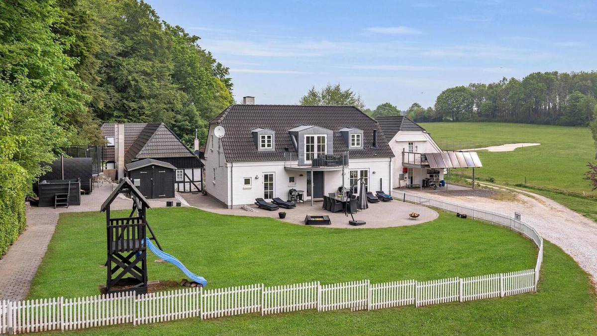 Juelsminde House | Gorgeous home in Juelsminde with sauna