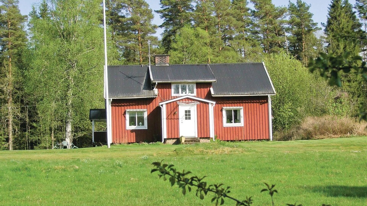 Bastas House | Gorgeous home in Långaryd with kitchen