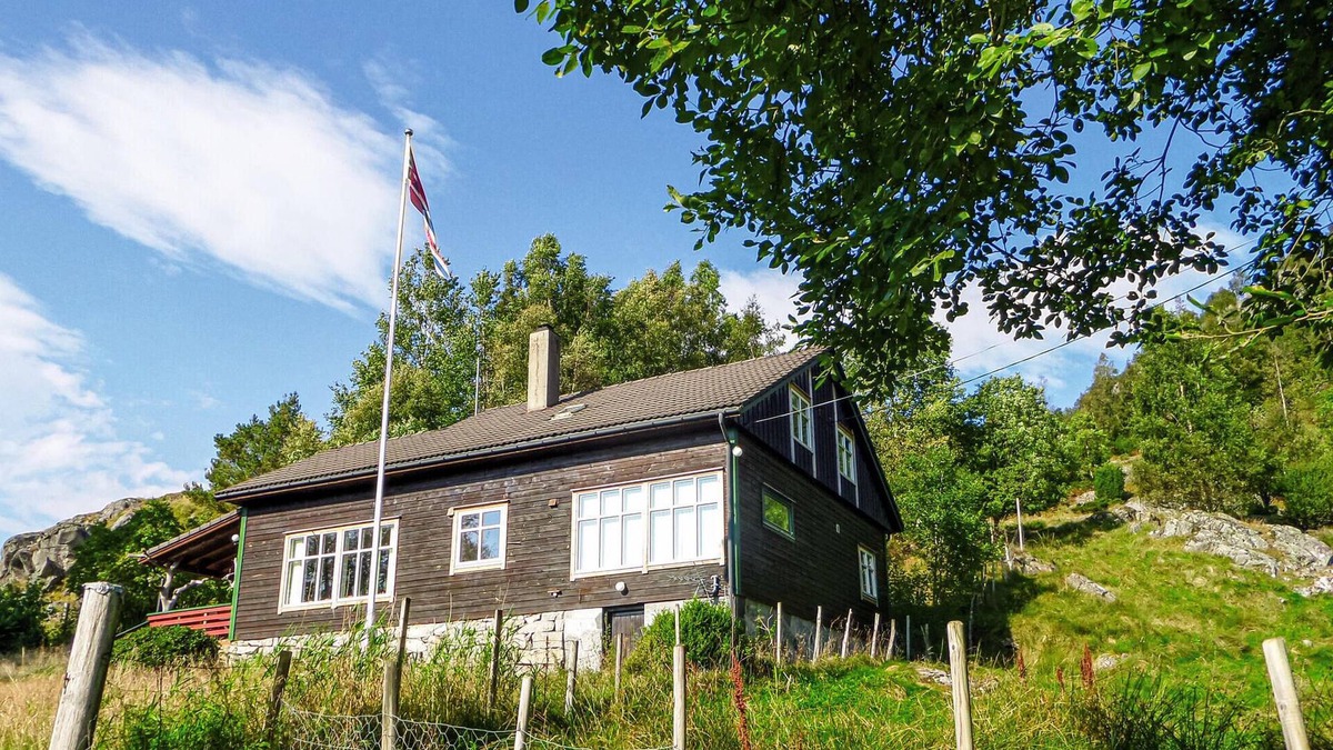 Kvinnherad House | Gorgeous home in Matre with WiFi