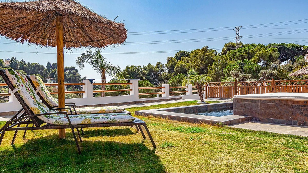 Mezquitilla House | Gorgeous home in Mezquitilla with WiFi
