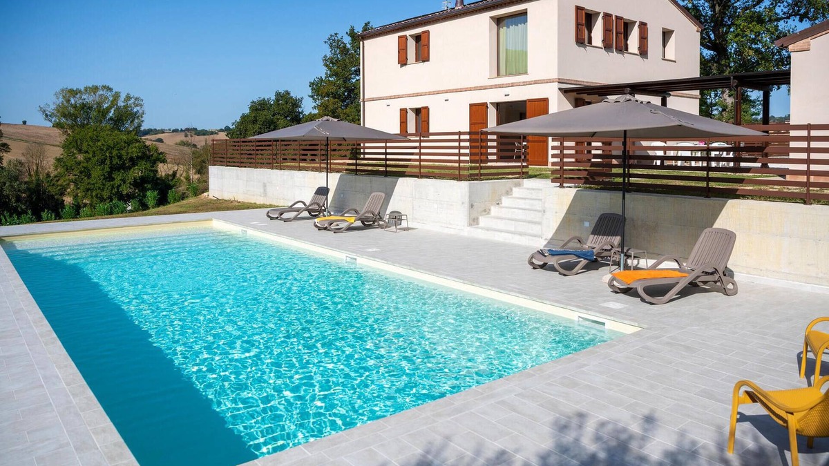 Mogliano House | Gorgeous home in Mogliano