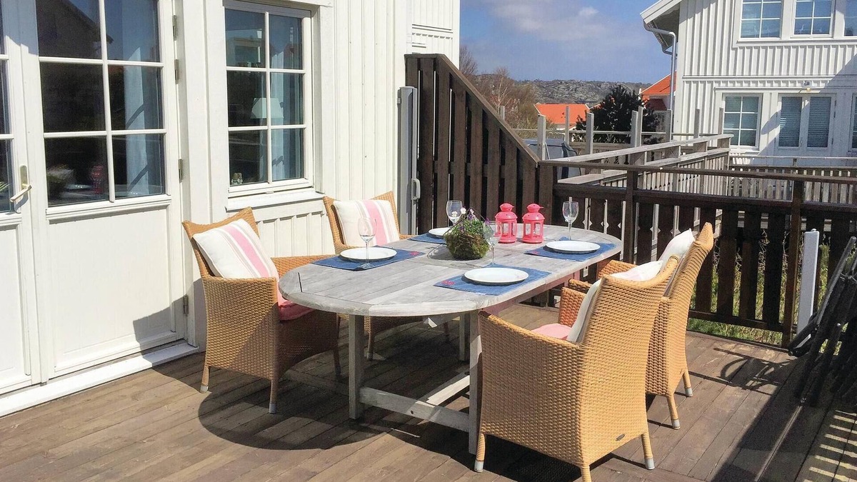 Mollosund House | Gorgeous home in Mollösund with kitchen
