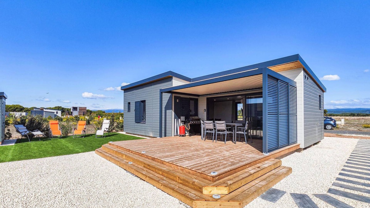 Olonzac House | Gorgeous home in Olonzac with kitchen