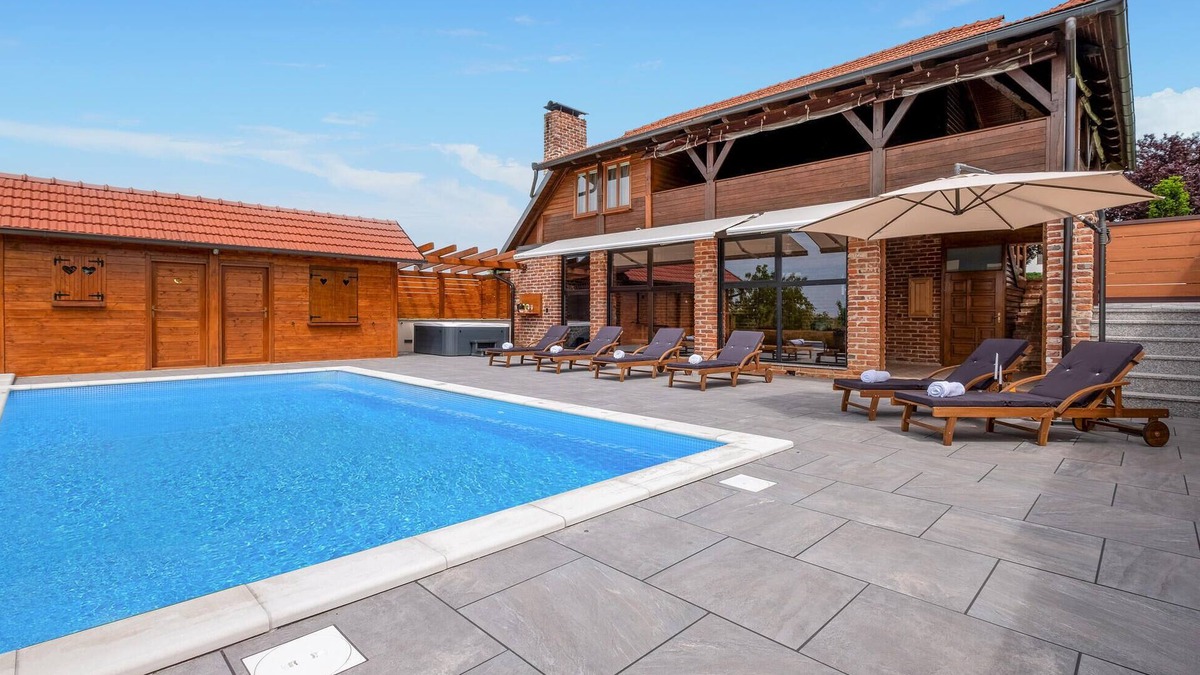 Rovisce House | Gorgeous home in Rovisce