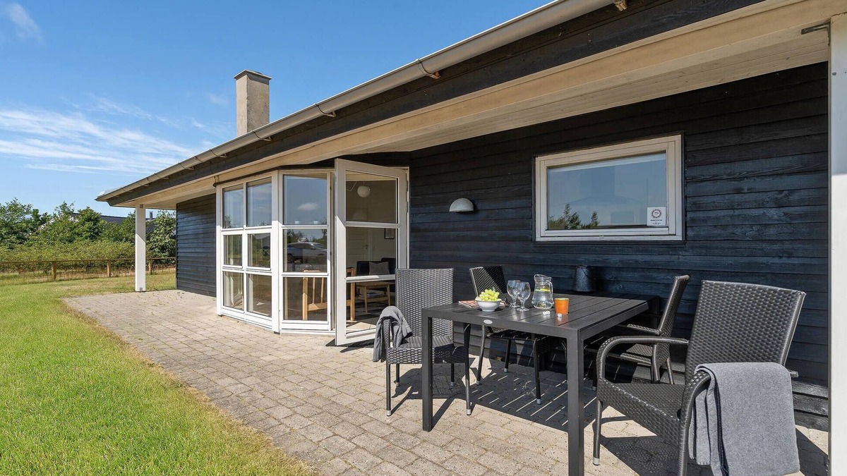 Skaven Strand House | Gorgeous home in Tarm with sauna