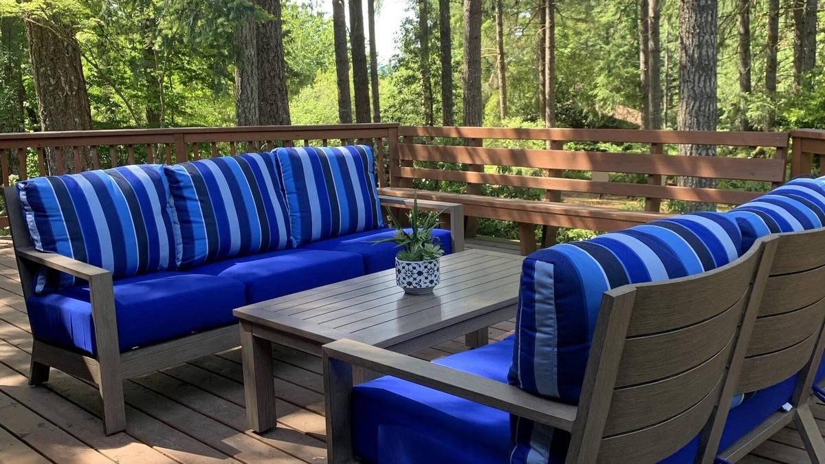 Gaston House | Gorgeous Home in the Woods, Clean! Dogs welcome