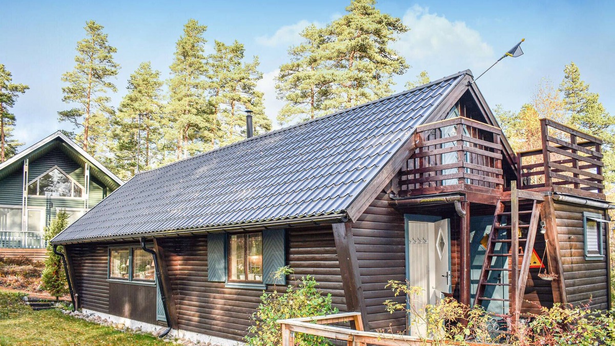 Tidaholm House | Gorgeous home in Tidaholm with kitchen