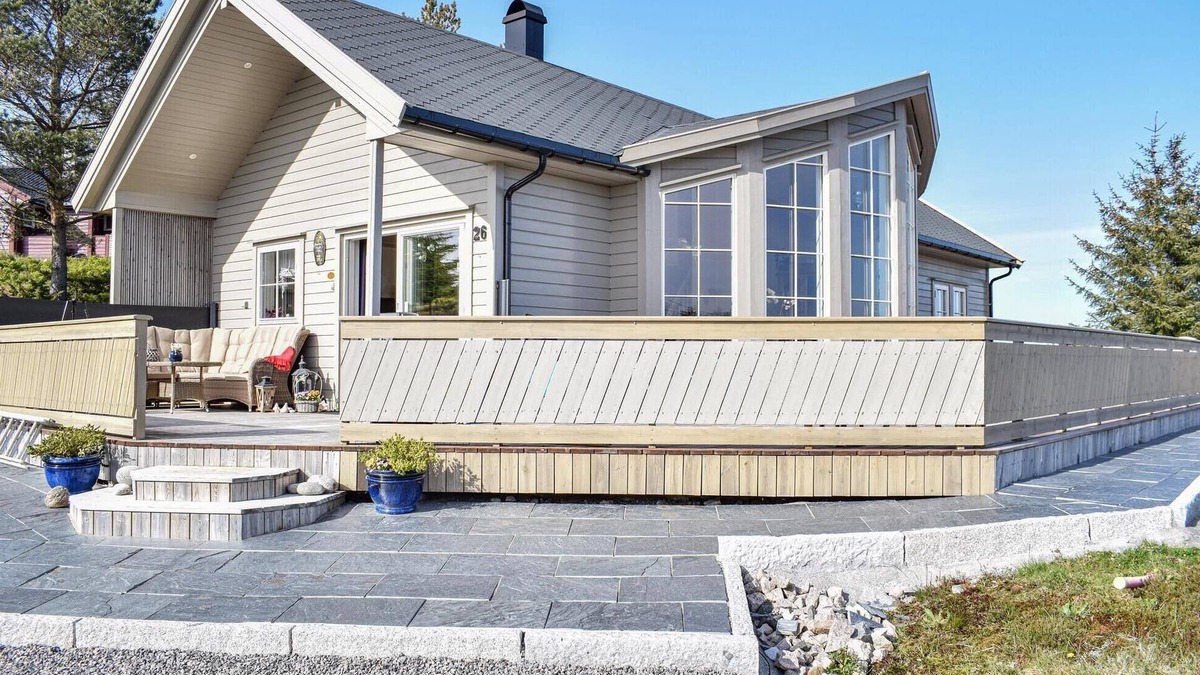 Torangsvag House | Gorgeous home in Torangsvåg with WiFi