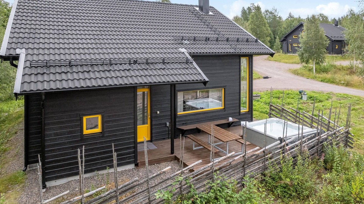 Transtrand House | Gorgeous home in Transtrand with WiFi