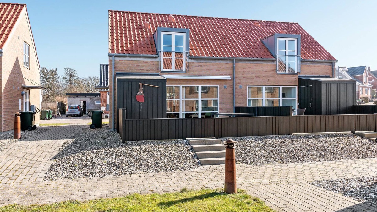 Lohals House | Gorgeous home in Tranekær with kitchen