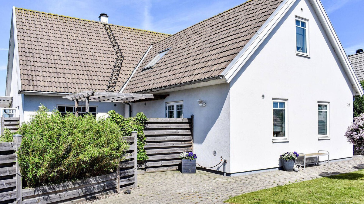 Ystad House | Gorgeous home in Ystad with kitchen