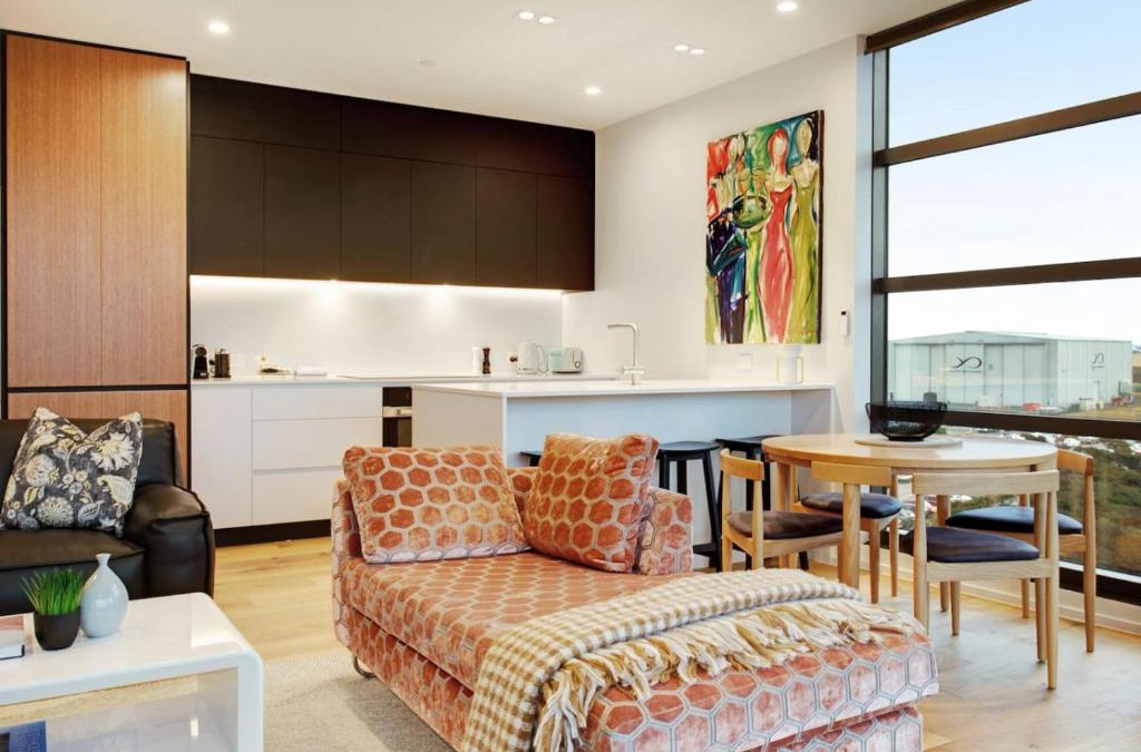 Hobsonville Apartment | Gorgeous Home with Catalina Bay Views and Carpark