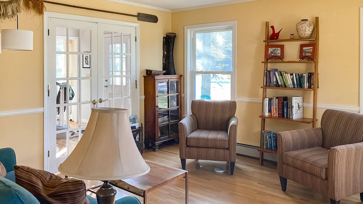 Shelburne House | Gorgeous home with fireplace, furnished deck, enclosed yard, & washer/dryer