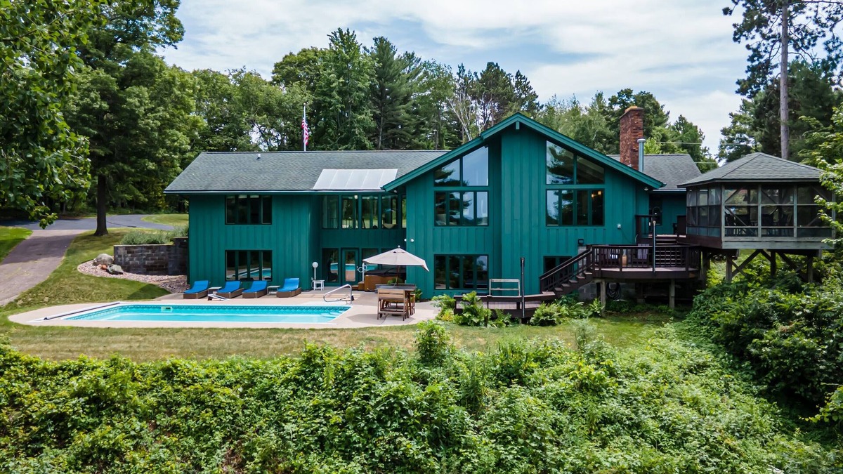 Chippewa Falls House | Gorgeous house and property on Scenic Lake Wissota.