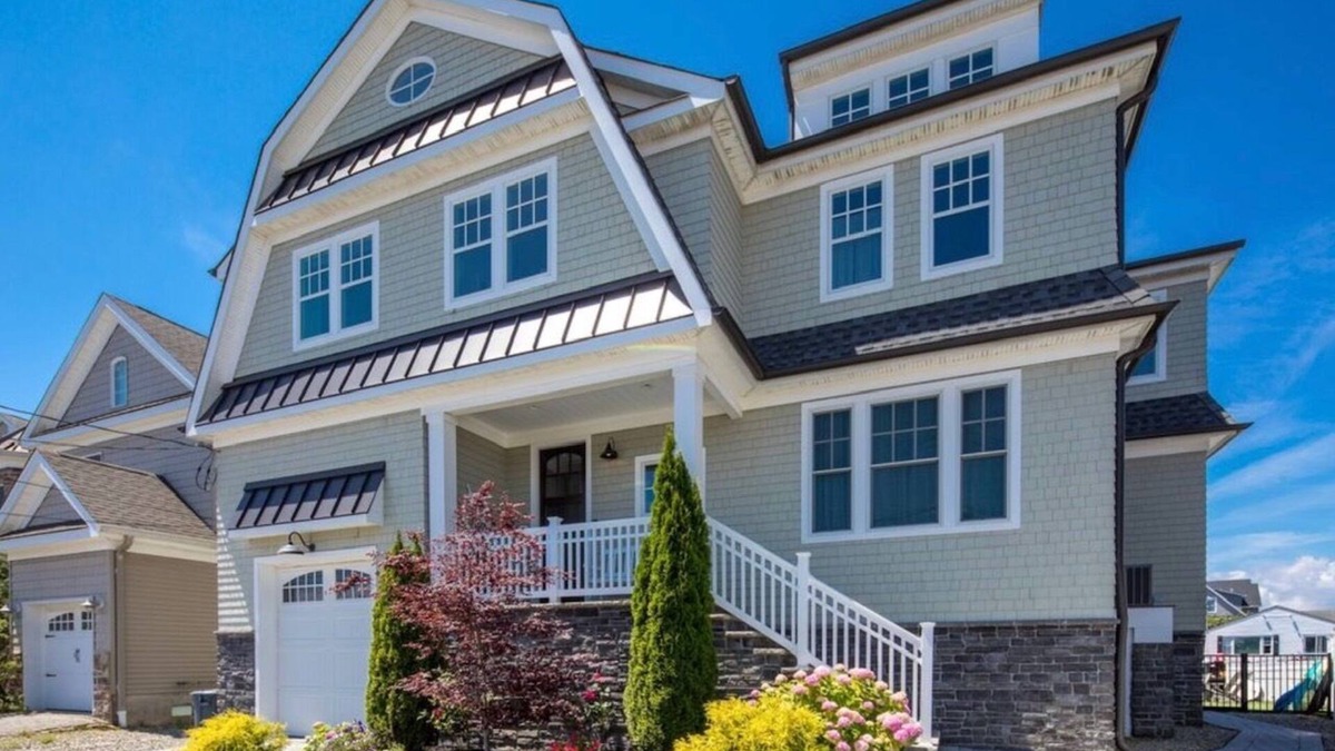 Point Pleasant House | Gorgeous Lagoon Front home in Point Pleasant Boro with pool.