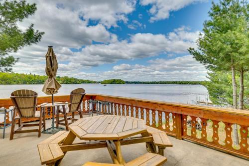 Neillsville House | Gorgeous Lake Arbutus Getaway with Dock and Boat House