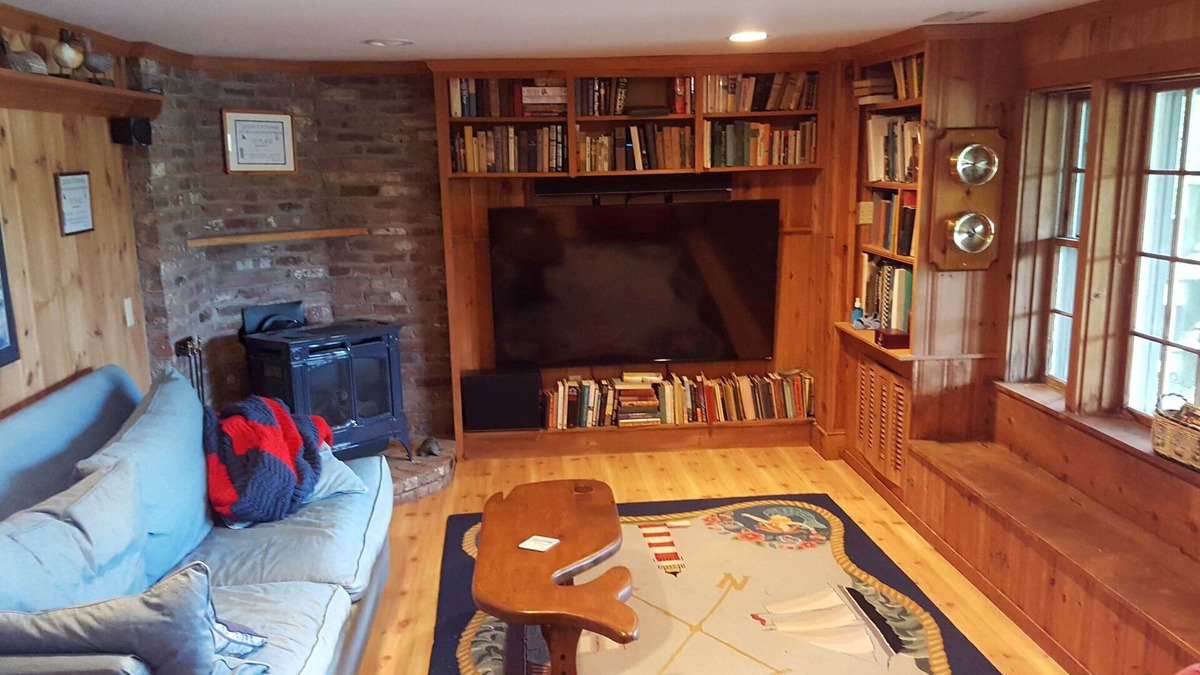 East Harwich Apartment | Gorgeous lake beachfront private apartment with canoe, kayaks, & home theatre