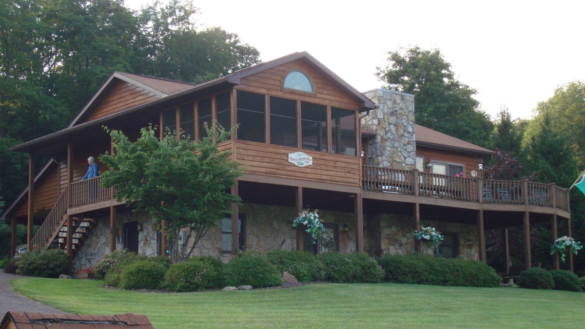 Alpine Lake House | Gorgeous Lake Front Resort Home at Alpine Lake