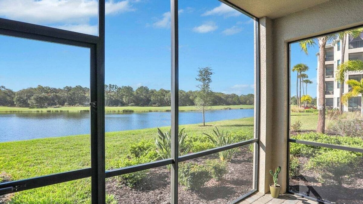 Lakewood Ranch Condo | Gorgeous lakefront 2/2 condo | Lakewood National Golf Club - Lake Daze