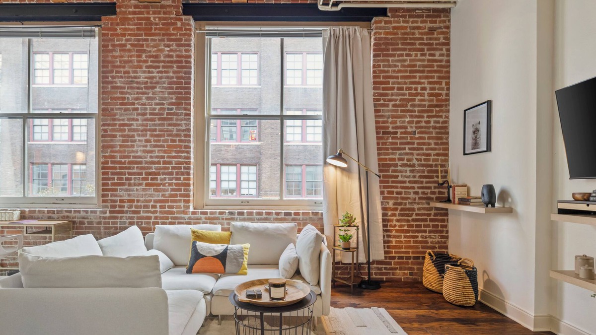 Garment District Condo | Gorgeous Loft - Heart of the Garment District!