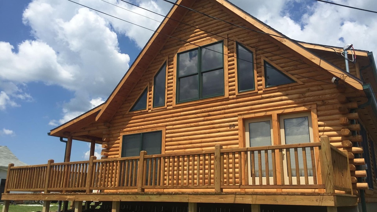 Fairfield House | Gorgeous Log Home-Sleeps 12!