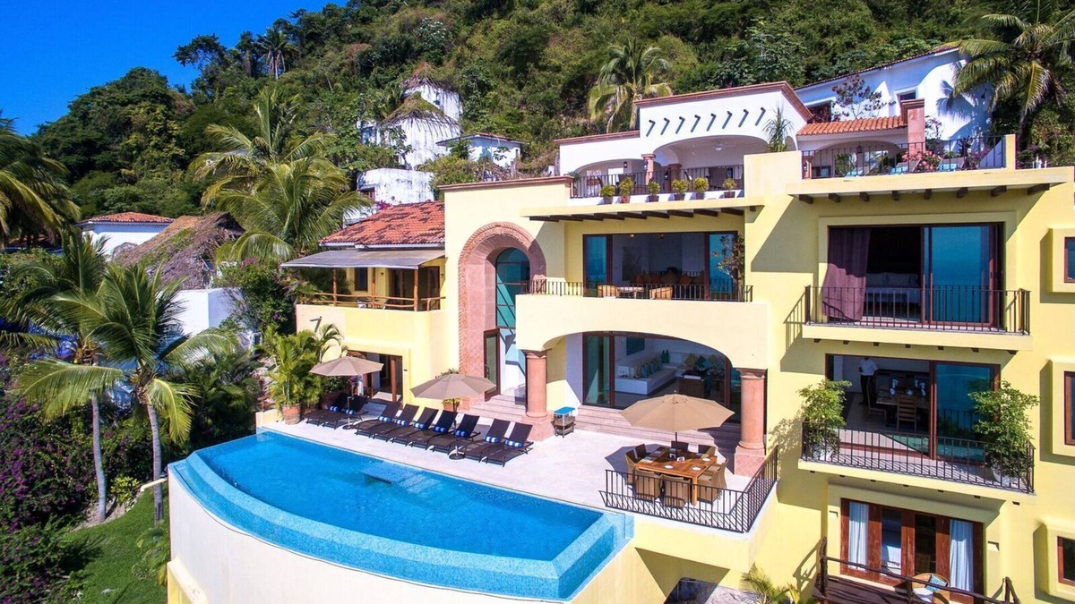 Conchas Chinas Villa | Gorgeous luxury villa great location amazing views full staff & transfers incl.