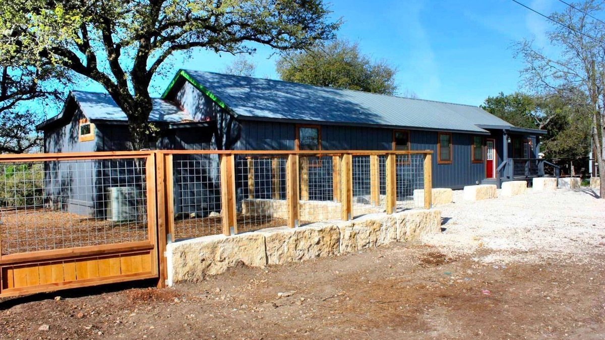 Bandera Cabin | Gorgeous Medina River Cabin with a Spacious Deck Ideal for Vacations in Texas