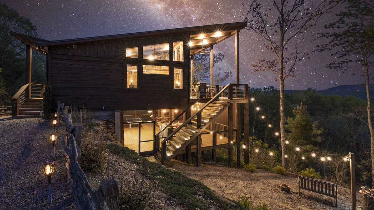 Blue Ridge Cabin | Gorgeous Modern Cabin w/Best Mountain Views in Blue Ridge! Hot Tub! Relaxation!