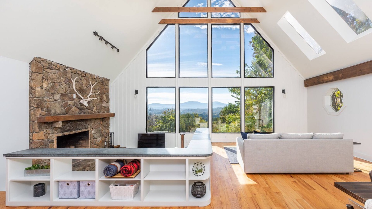 Greenwood House | Gorgeous Modern Mountain Home + Blue Ridge Views