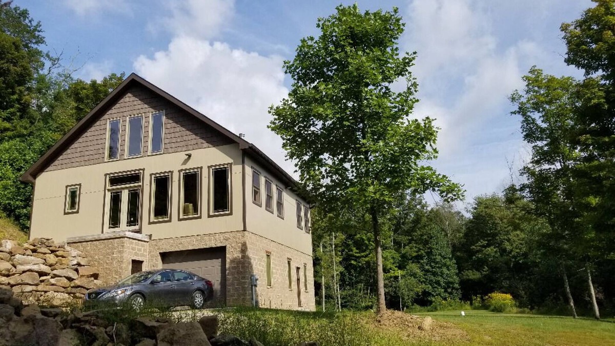 Confluence House | Gorgeous Mountain Home 1 Min from Lake