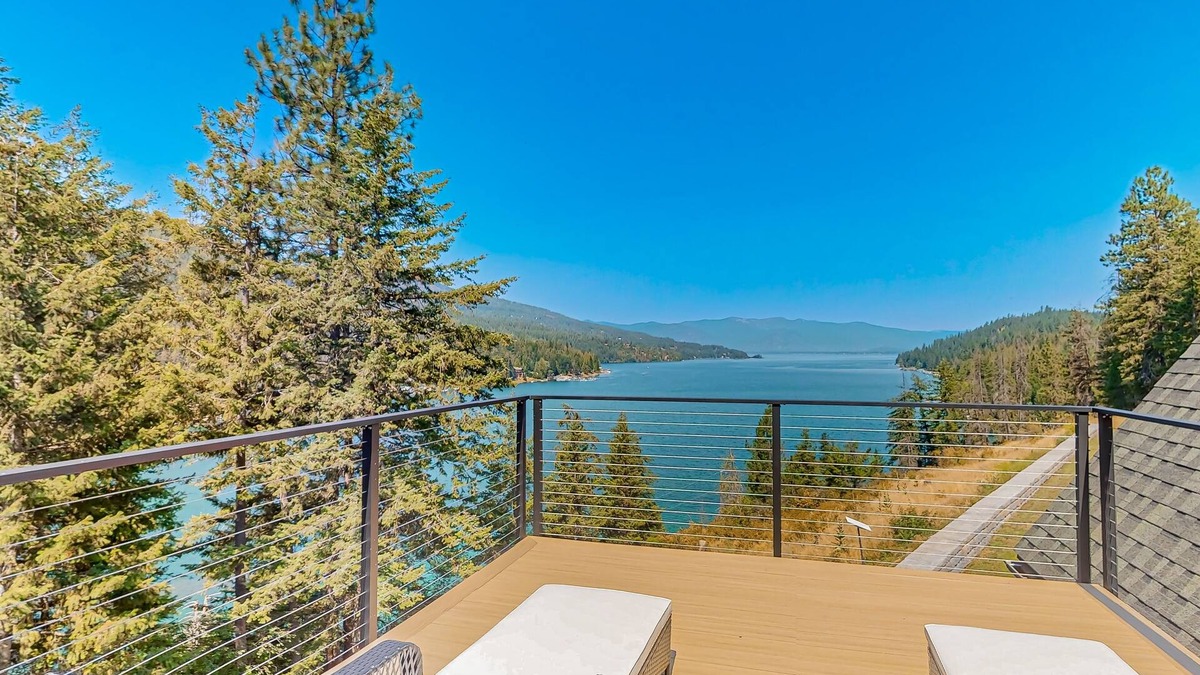Sagle House | Gorgeous mountain home with dock, lake views, Kayaks & Hiking Trails