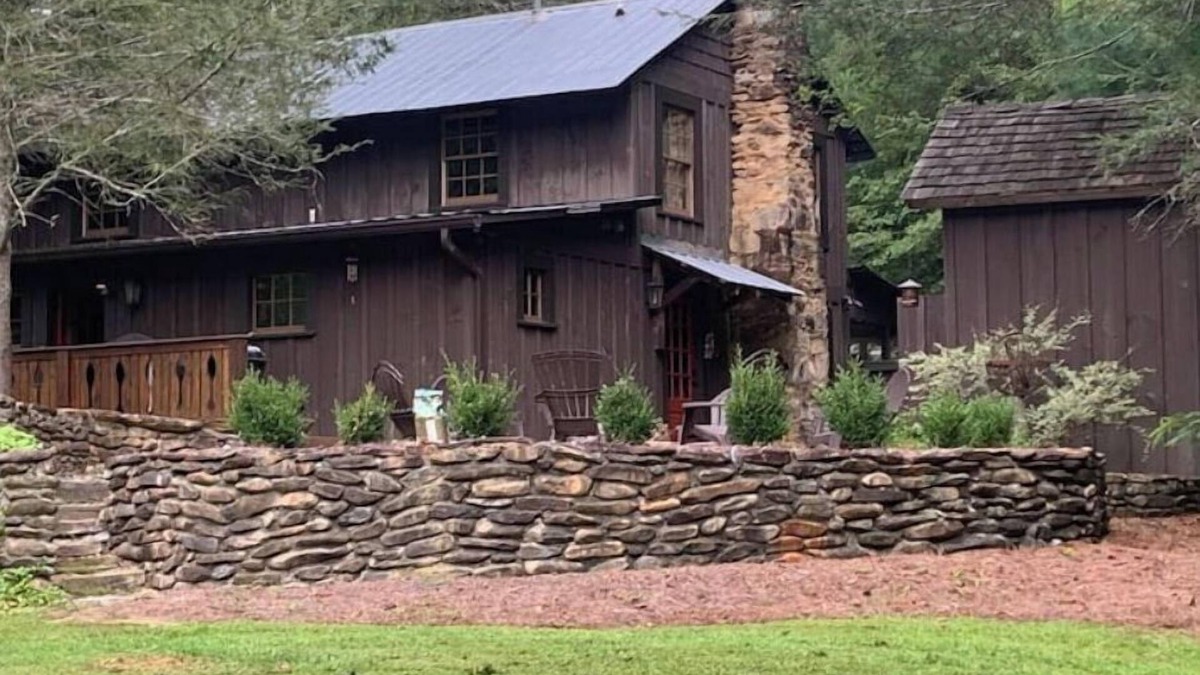 Clayton Cabin | Gorgeous Mtn. View, 1920 Timpson Creek School House. Near Lake Burton